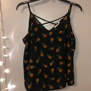 Black pineapple tank top